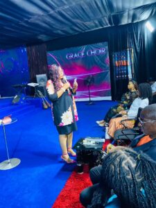 Read more about the article Mummy teaching the widows at the leadership training in okpanam Delta state